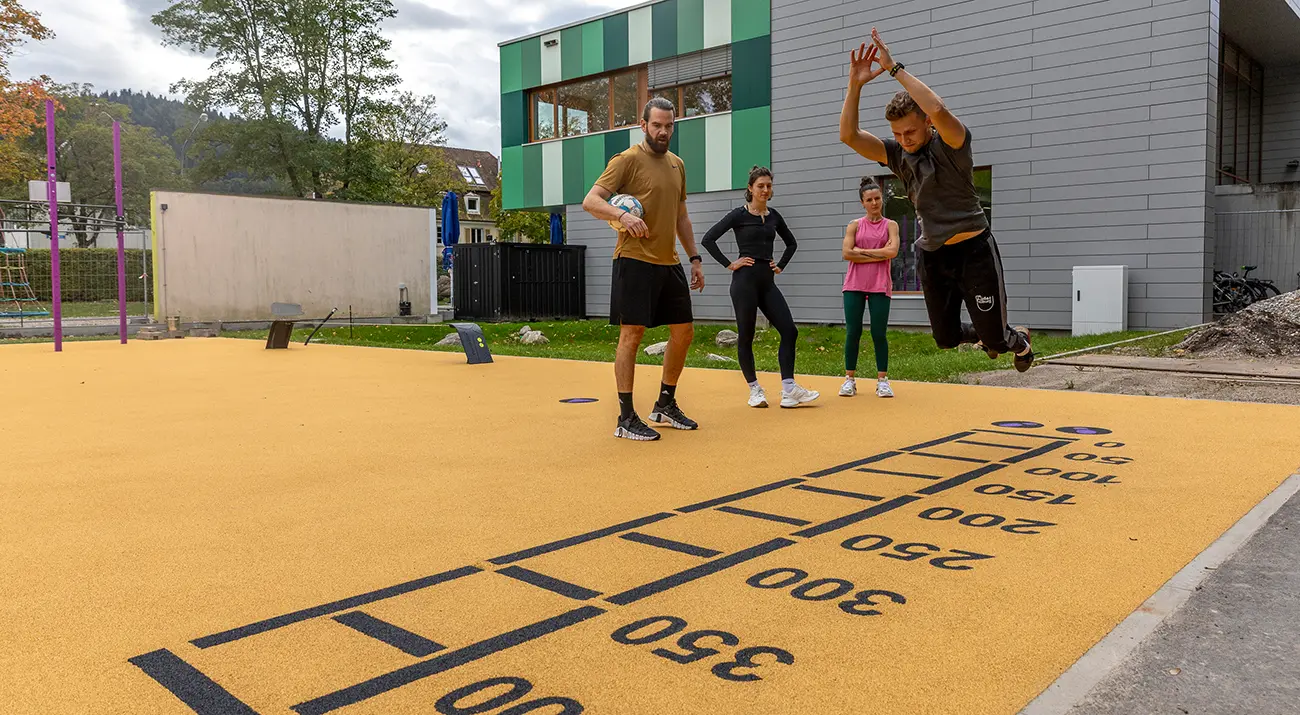 Projekt Freiburger Turnerschaft: Weitsprung